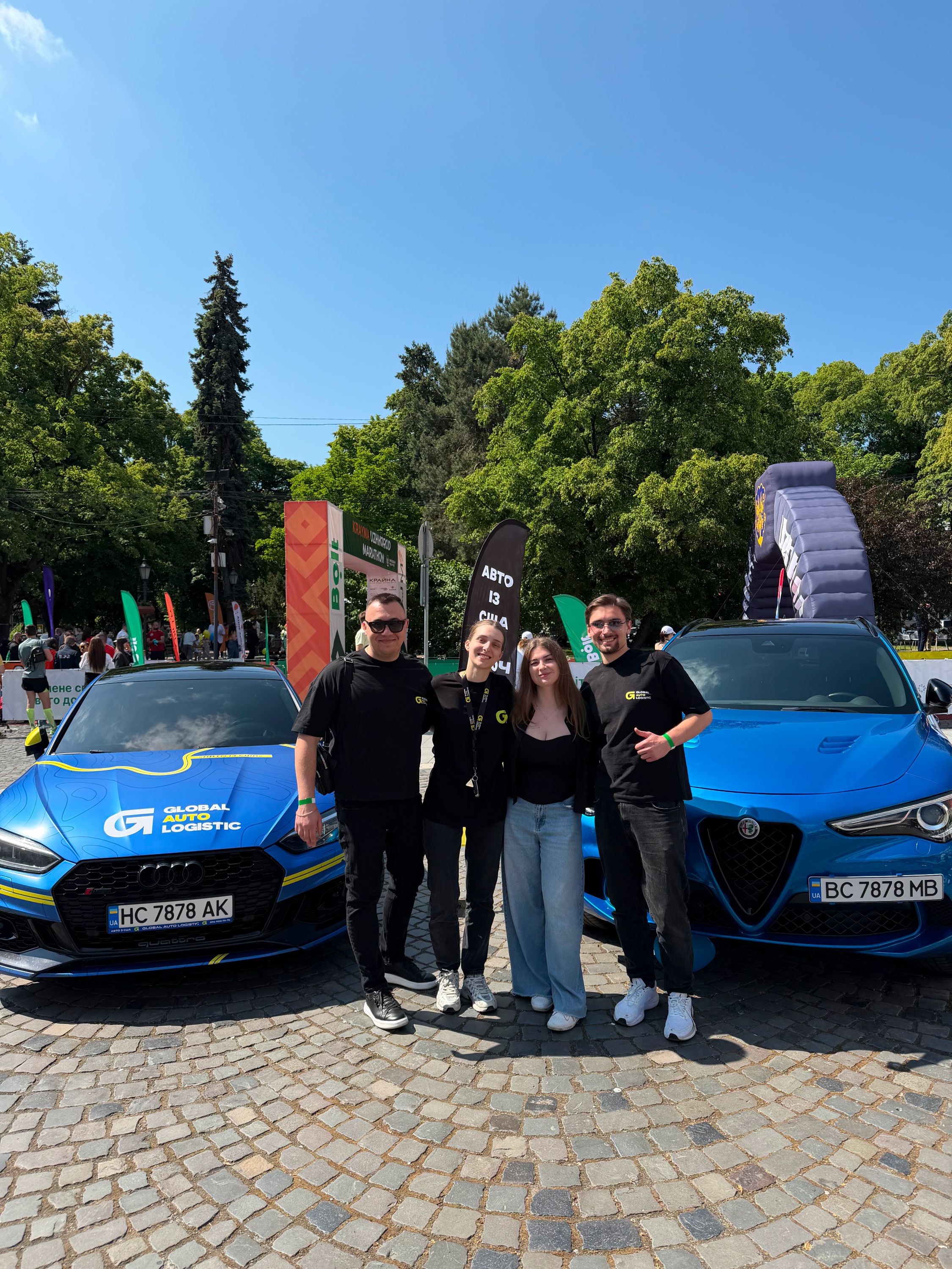 Менеджери Global Auto Logistic на міському заході